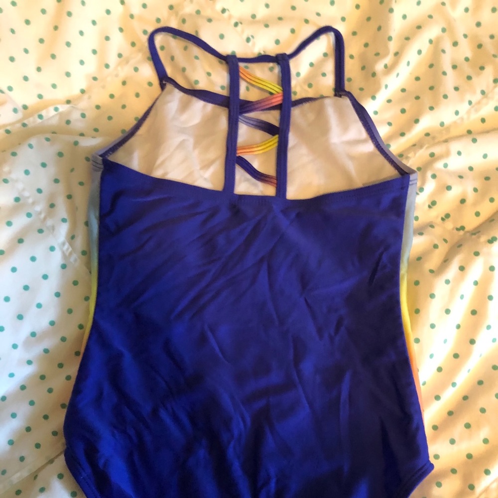 Swimsuit - Picture 3 of 8
